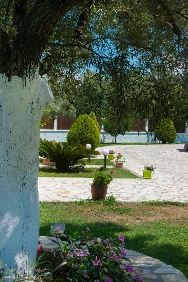 Eleana Studios Frínion Esterno foto
